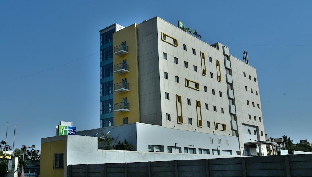 Holiday Inn Express Nashik Indira Nagar, An Ihg Hotel Exterior photo