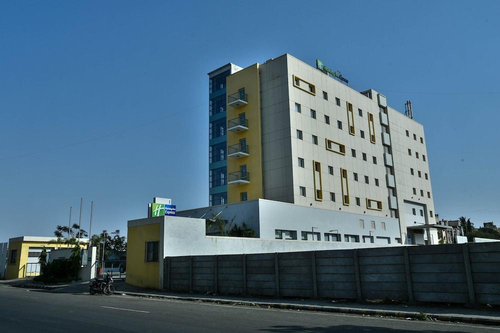 Holiday Inn Express Nashik Indira Nagar, An Ihg Hotel Exterior photo