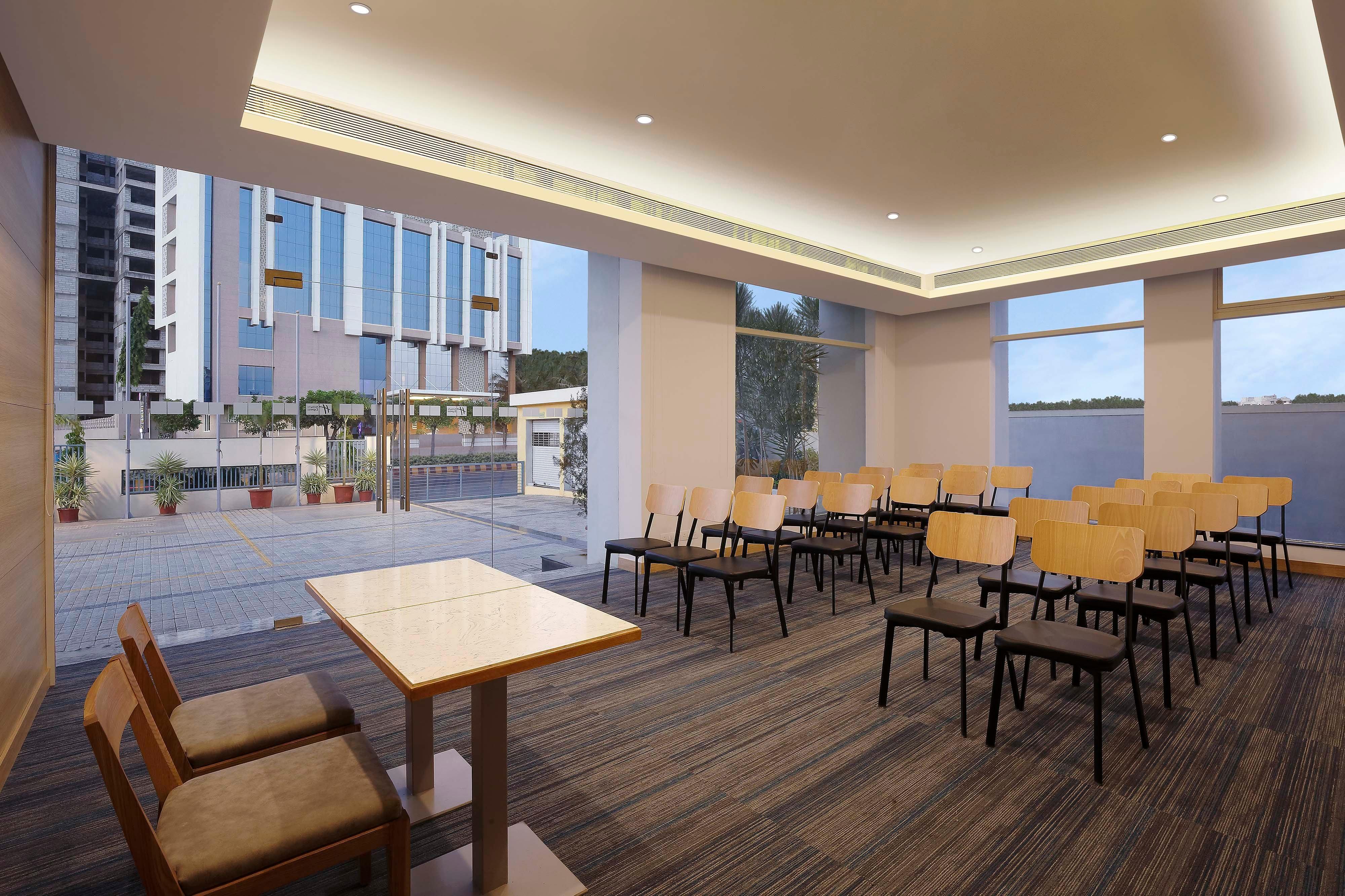 Holiday Inn Express Nashik Indira Nagar, An Ihg Hotel Exterior photo